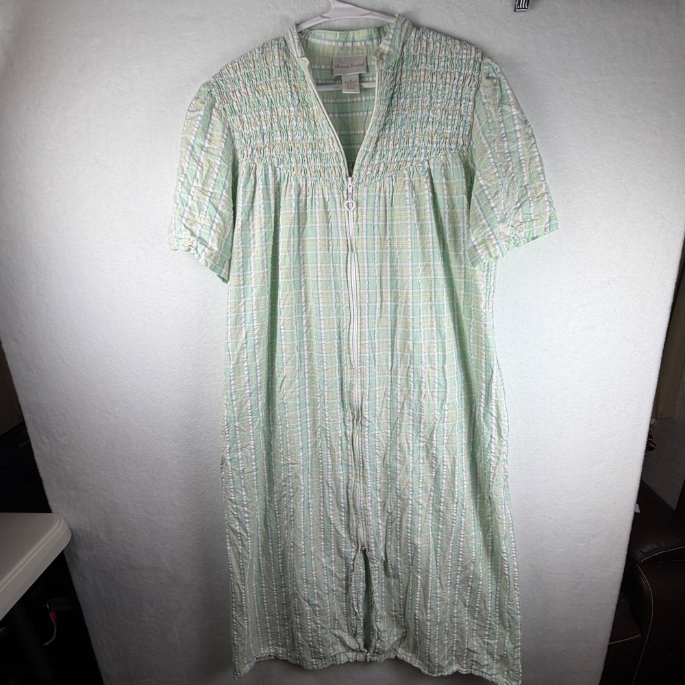 Intimate Essentials Green Plaid Smocked Zip Front House Dress Seersucker Medium